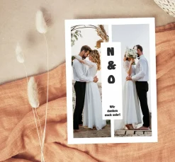 Danksagungskarte zur Hochzeit mit Initialen und Fotos