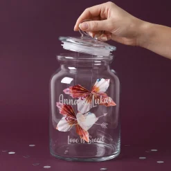 Das perfekte Hochzeitsgeschenk - Gravierte Glasdose mit Herz und Wunschtext graviert