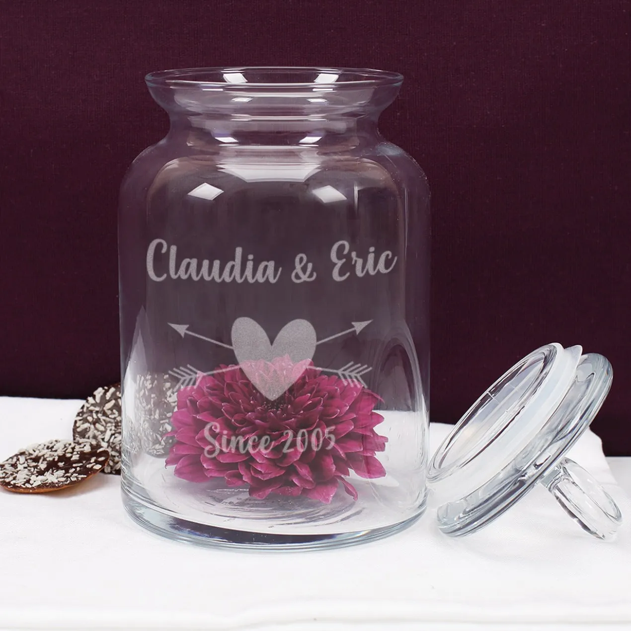 Das perfekte Hochzeitsgeschenk - Gravierte Glasdose mit Herz und Wunschtext graviert