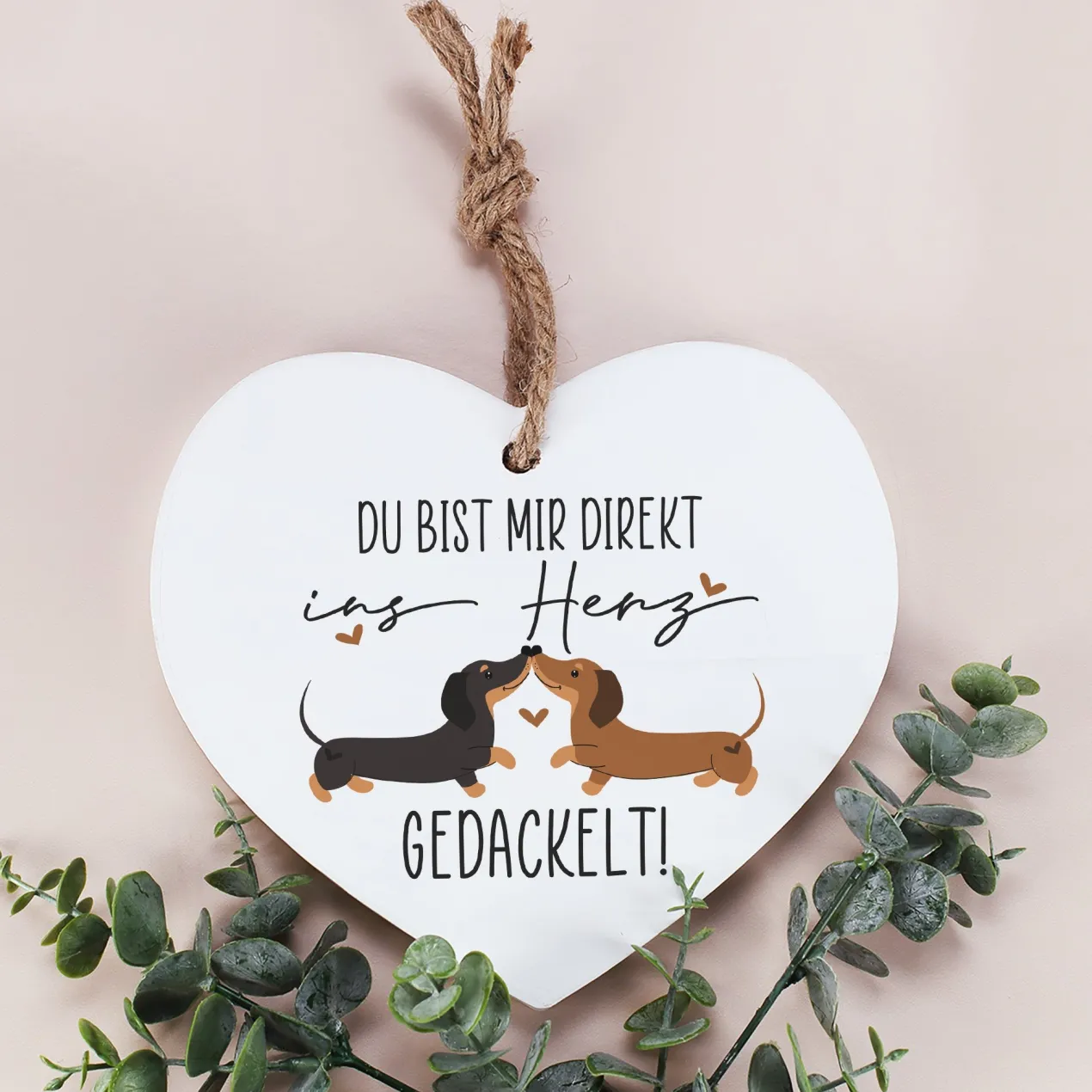 Deko-Herz & Türschild 'ins Herz gedackelt' aus Holz – Valentinstagsgeschenk für Dackelliebhaber