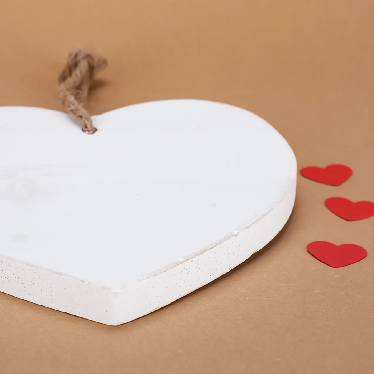 Deko-Herz & Türschild 'ins Herz gedackelt' aus Holz – Valentinstagsgeschenk für Dackelliebhaber