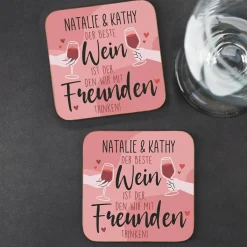 Der beste Wein ist der, den wir mit Freunden trinken! - 2er Set Untersetzer mit Namensaufdruck