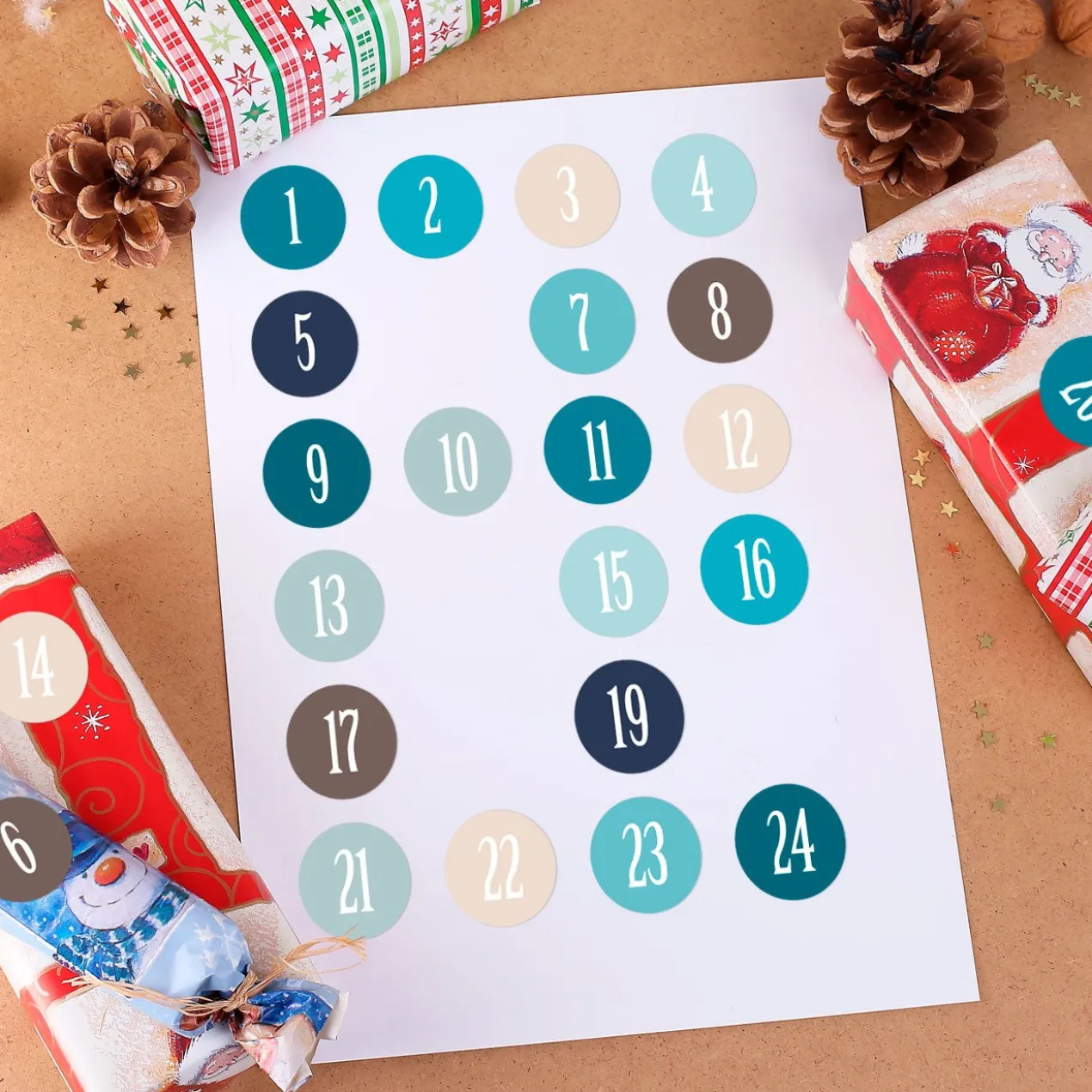 DIY Adventskalender - personalisierter Baumwollsack mit Aufklebern