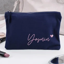Dunkelblaue Kosmetiktasche mit Name und Herz
