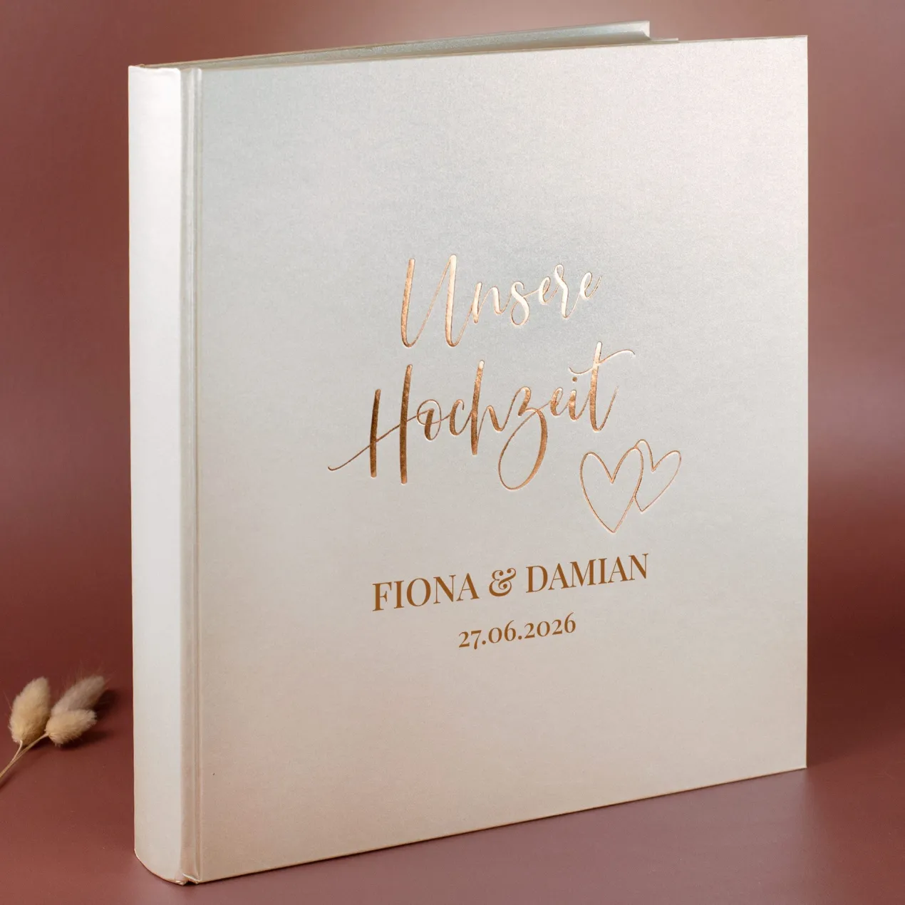 Edles Hochzeitsalbum mit glänzender Prägung personalisiert mit Namen und Datum | Fotobuch zur Hochzeit
