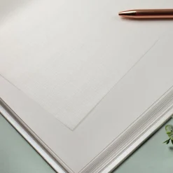 Edles Hochzeitsalbum mit glänzender Prägung personalisiert mit Namen und Datum | Fotobuch zur Hochzeit