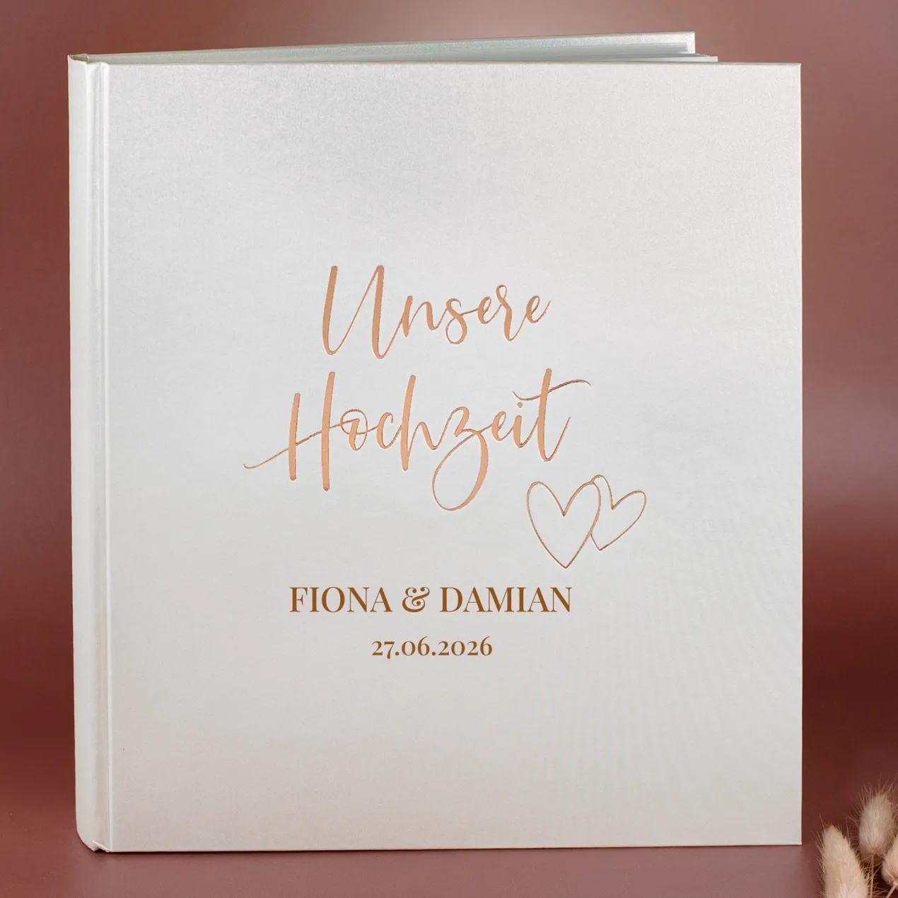 Edles Hochzeitsalbum mit glänzender Prägung personalisiert mit Namen und Datum | Fotobuch zur Hochzeit