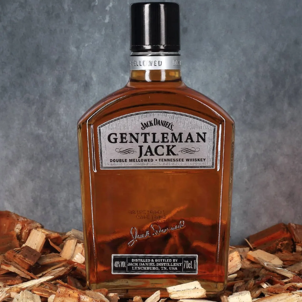 Edles Whisky-Geschenkset in original Munitionsbox mit gravierten Whiskygläsern und Feldflasche