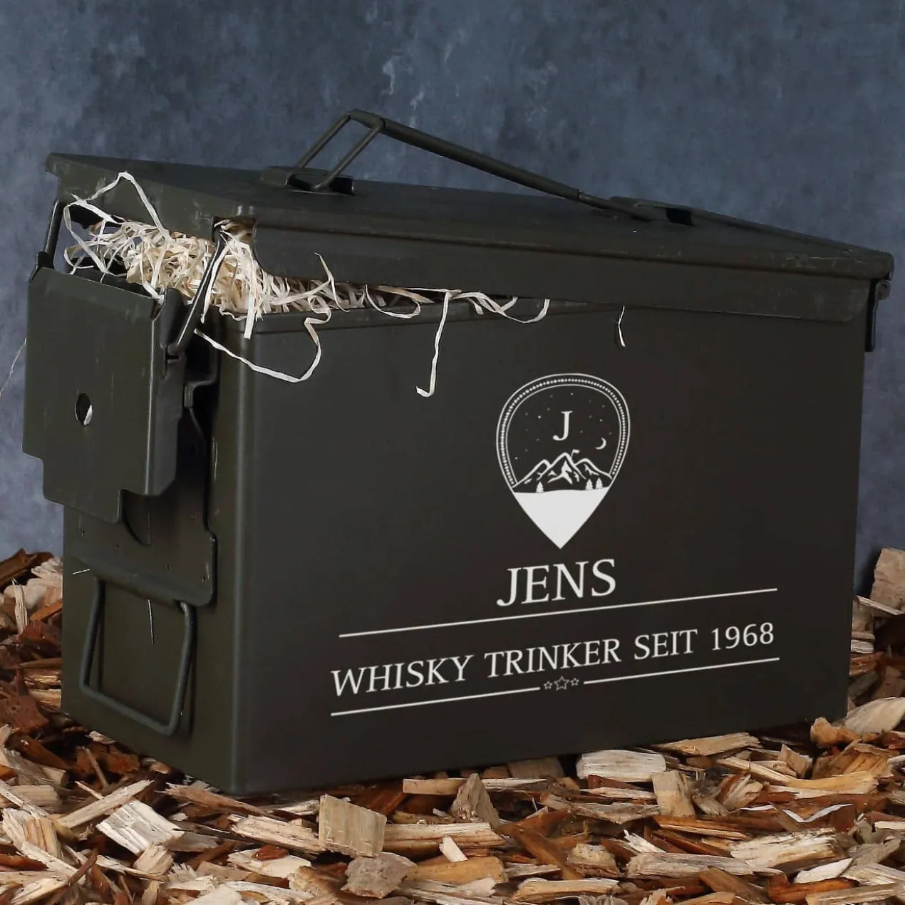 Edles Whisky-Geschenkset in original Munitionsbox mit gravierten Whiskygläsern und Feldflasche