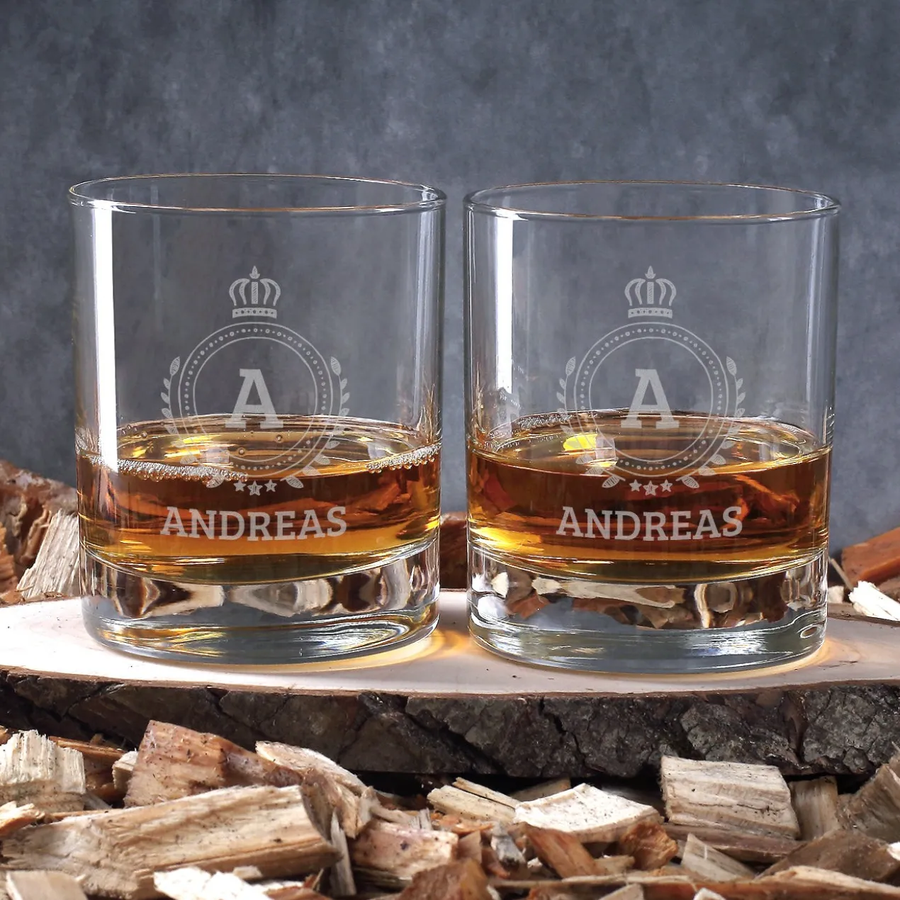 Edles Whisky-Geschenkset in original Munitionsbox mit Monogramm, Name und Wunschtext