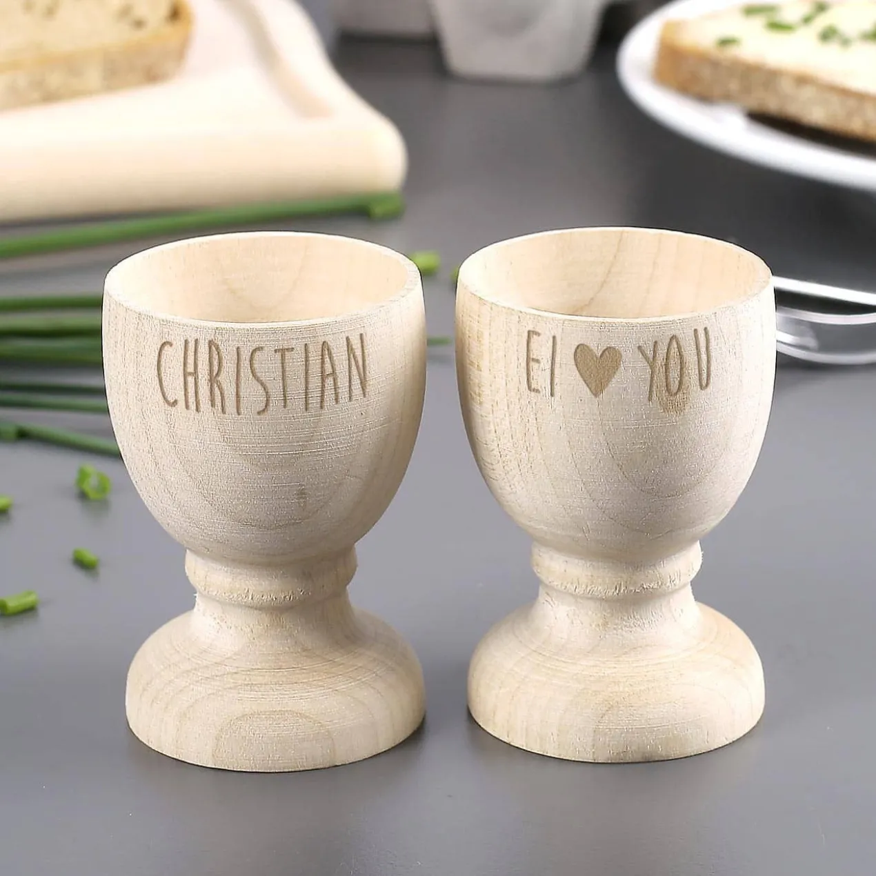 Eierbecher aus Holz Ei love you