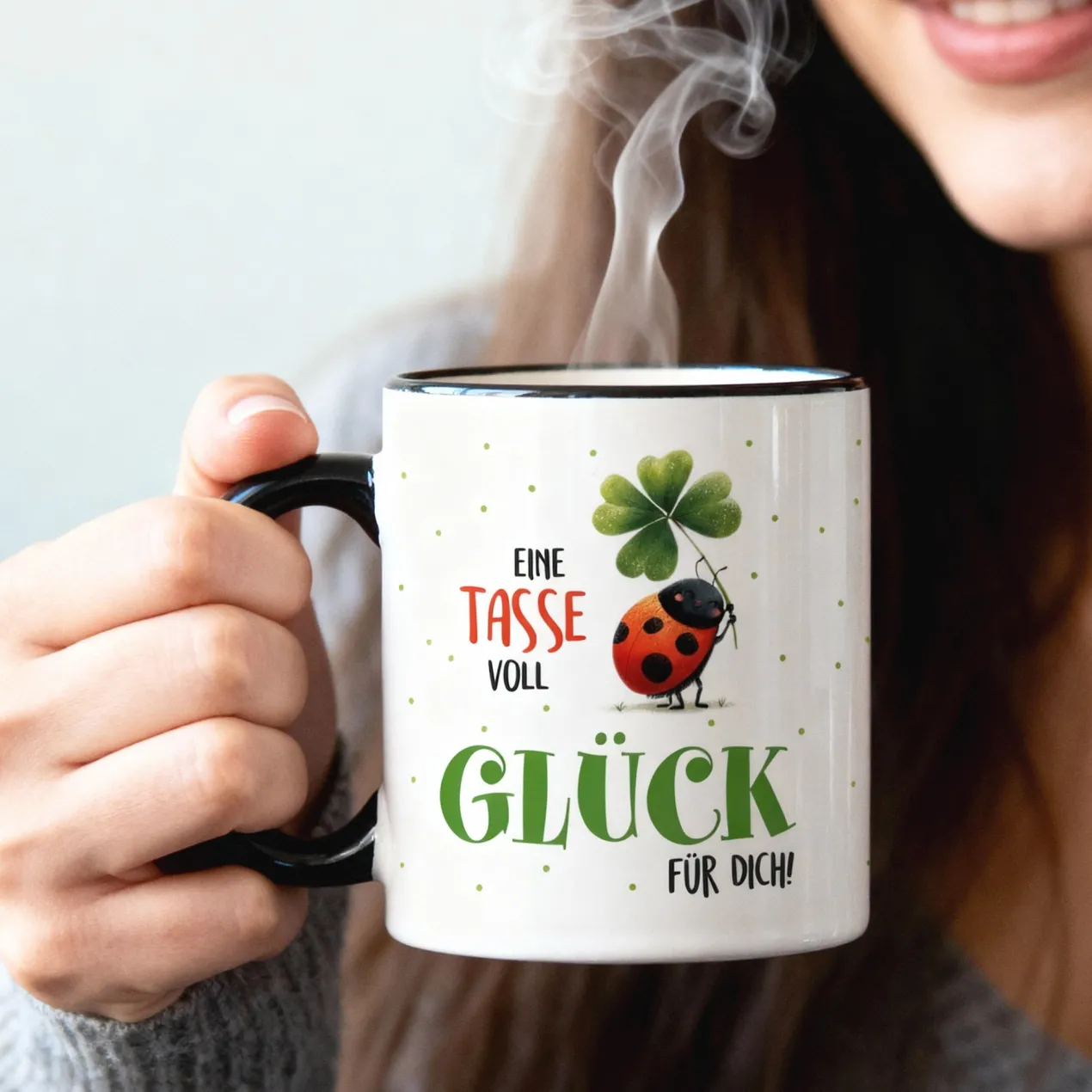 Eine Tasse voll Glück | Glückstasse aus Keramik mit schwarzem Rand & Henkel