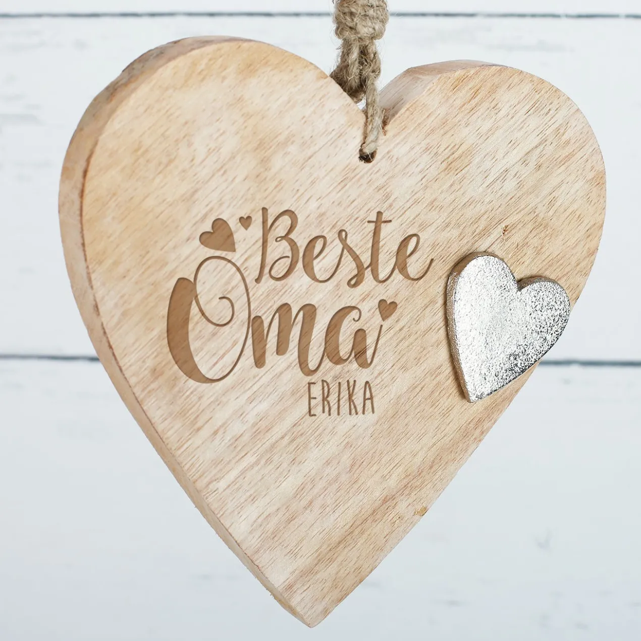 Ein Herz für die Beste Oma mit Wunschtext graviert | Personalisiertes Geschenk aus Holz und Metall