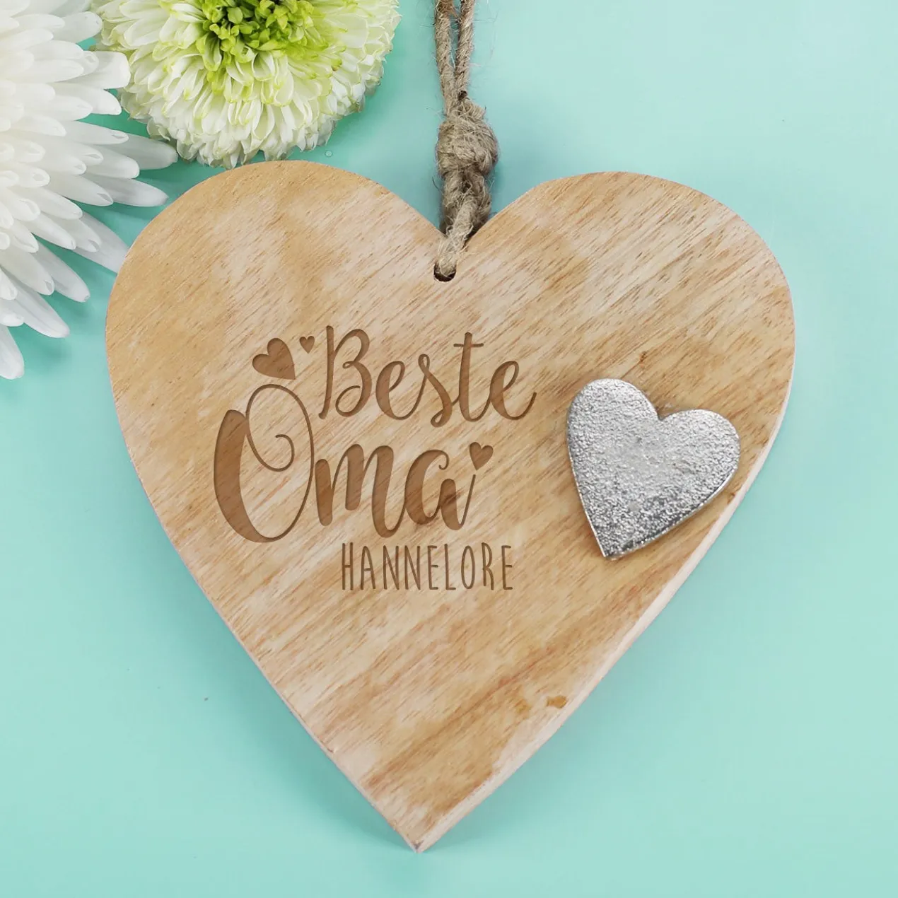 Ein Herz für die Beste Oma mit Wunschtext graviert | Personalisiertes Geschenk aus Holz und Metall