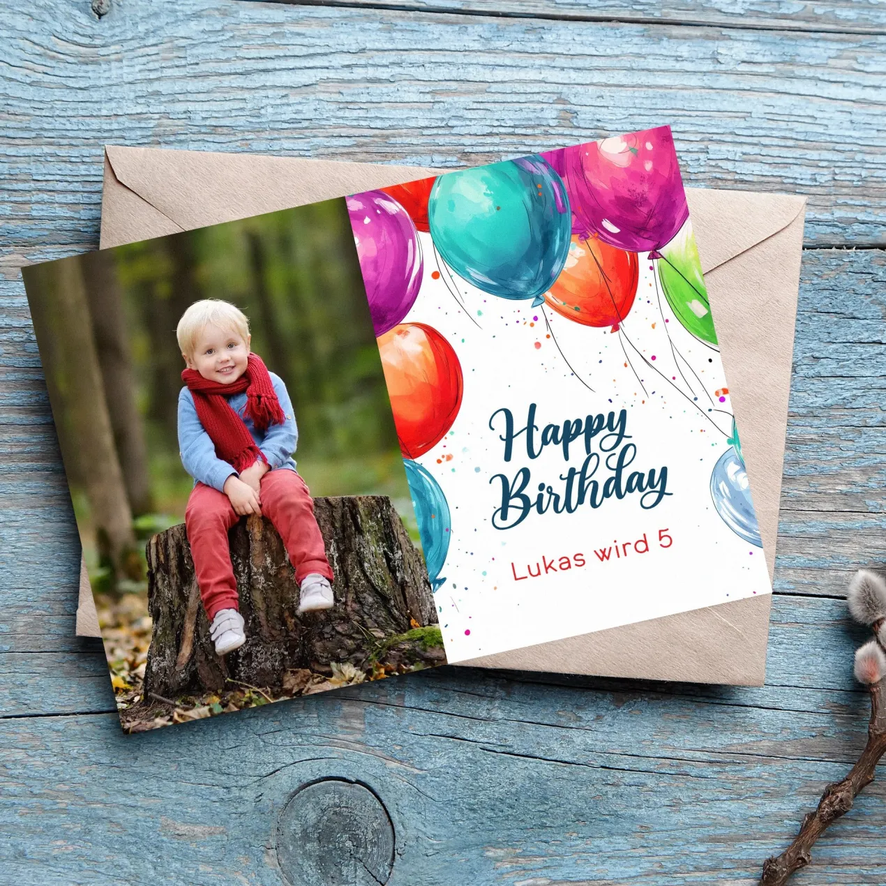 Einladungskarte zum Geburtstag mit Wunschdaten und bunten Luftballons