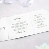 Einladungskarte zur Hochzeit mit Schleifen-Verschluss & in verschiedenen Farben auswählbar
