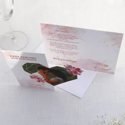 Einladungskarte zur Hochzeit - Faltkarte mit Foto im Blüten-Herz