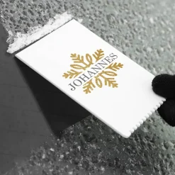 Eiskratzer mit goldenem Schneeflockenmotiv und Name bedruckt