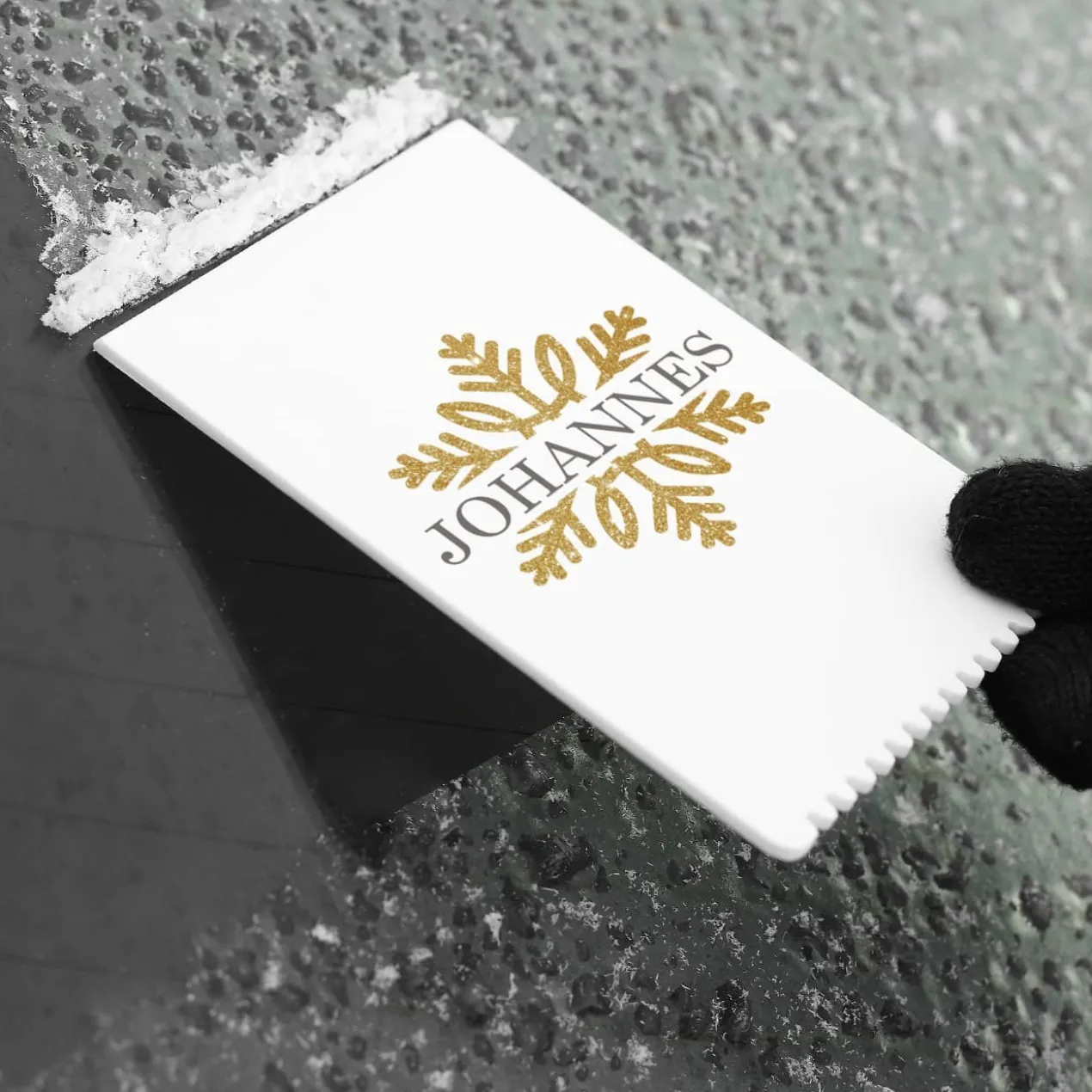 Eiskratzer mit goldenem Schneeflockenmotiv und Name bedruckt