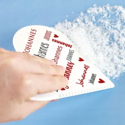 Eiskratzer mit Ihrem Wunschnamen in Herzform