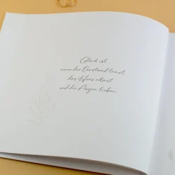 Elegantes Gästebuch zur Hochzeit personalisiert mit Namen & Datum | Illustriertes Erinnerungsbuch