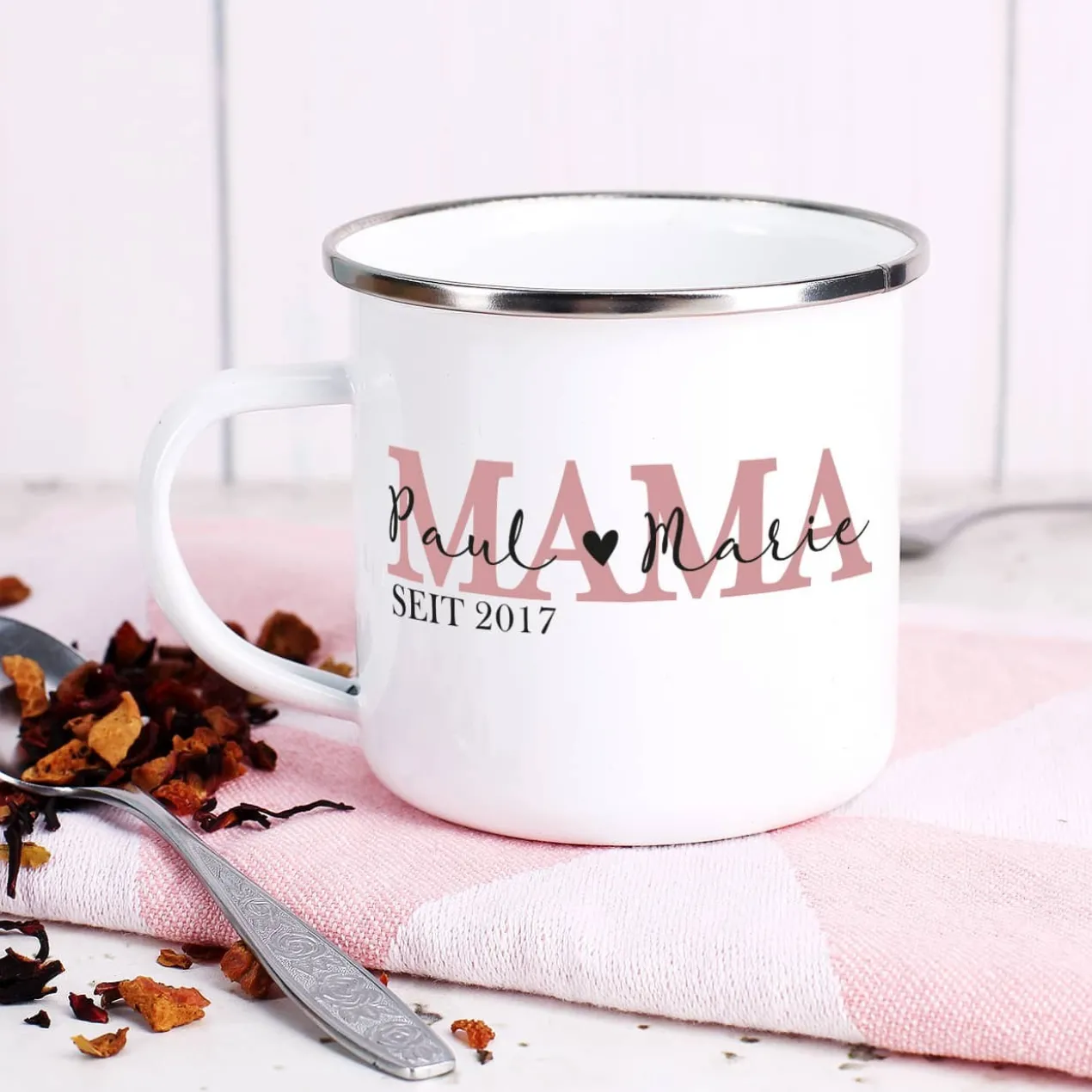 Emailletasse - Mama seit - mit Namensaufdruck zum Muttertag