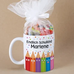 Endlich Schulkind Tasse mit lustigem Stiftemotiv und Namensaufdruck