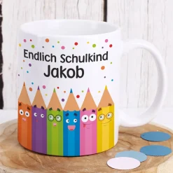 Endlich Schulkind Tasse mit lustigem Stiftemotiv und Namensaufdruck