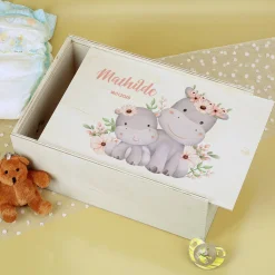 Erinnerungsbox mit Nilpferden, Wunschname und Geburtsdatum