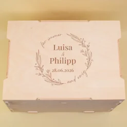 Erinnerungsbox zur Hochzeit personalisiert mit Gravur | clipfritz® Aufbewahrungskiste aus Holz