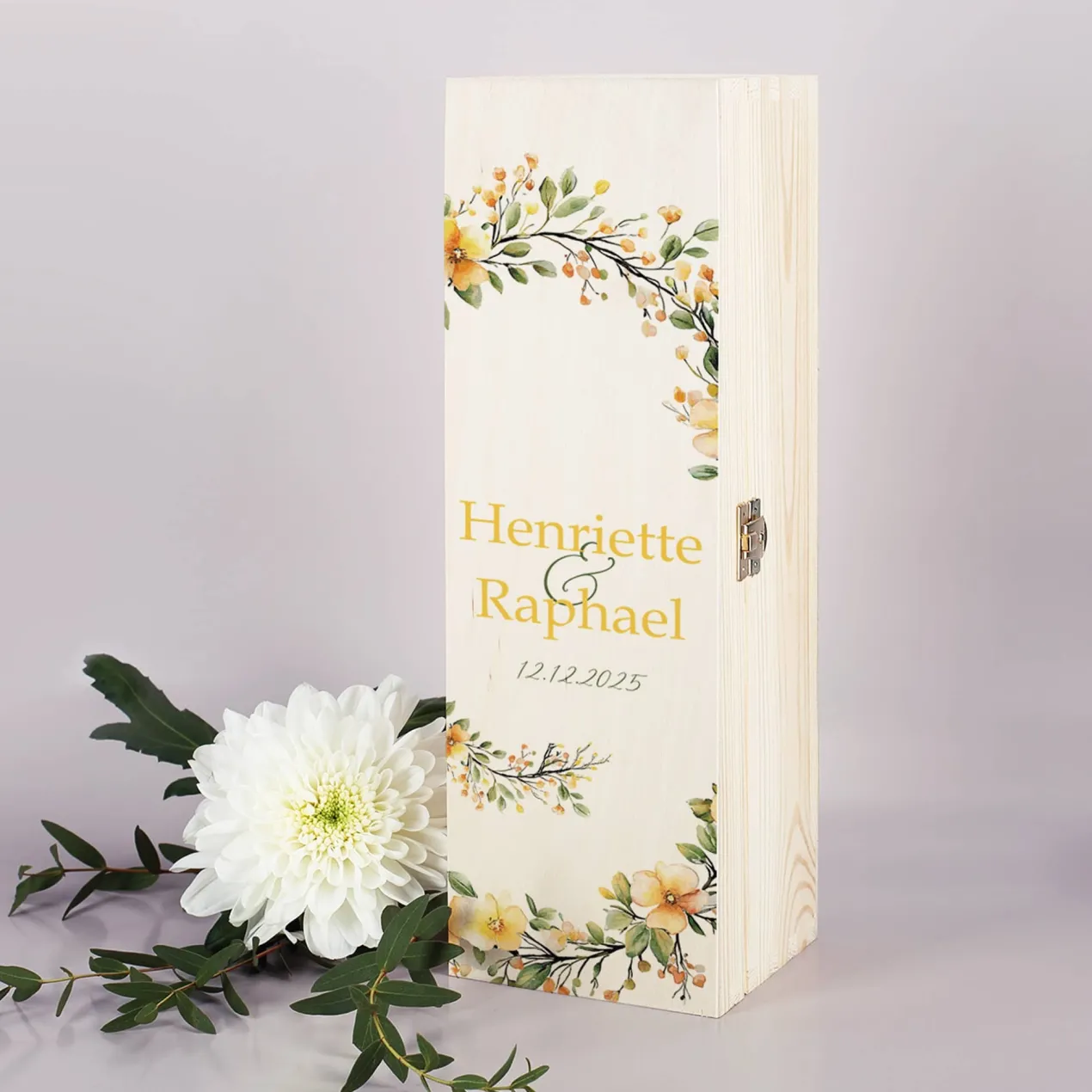 Erinnerungsbox zur Hochzeit mit Blütenkranz
