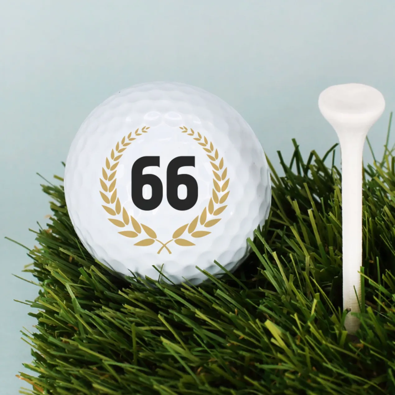 3er Set Golfbälle personalisiert mit Zahl im Lorbeerkranz | Geschenk zum Geburtstag oder Jubiläum