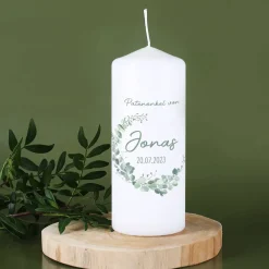 Eukalyptus Patenkerze mit Name, Datum und kurzem Wunschtext