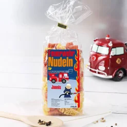 Feuerwehrauto-Nudeln für kleine Feuerwehrmänner mit Wunschname