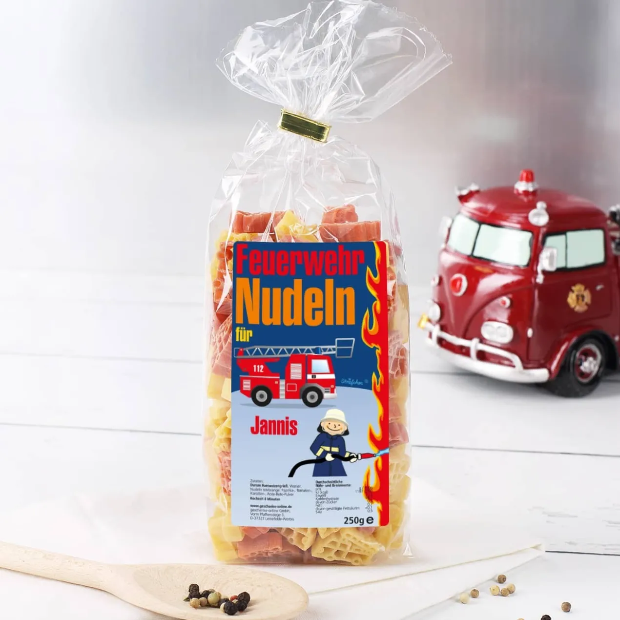 Feuerwehrauto-Nudeln für kleine Feuerwehrmänner mit Wunschname
