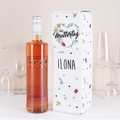 Flaschenverpackung mit BREE Wein zum Muttertag - Blumenherz mit Wunschtext