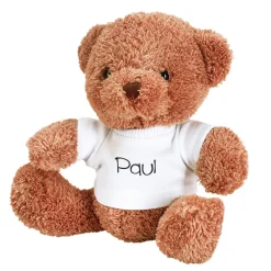 Flauschiger Kuschelbär mit Name auf weißem T-Shirt