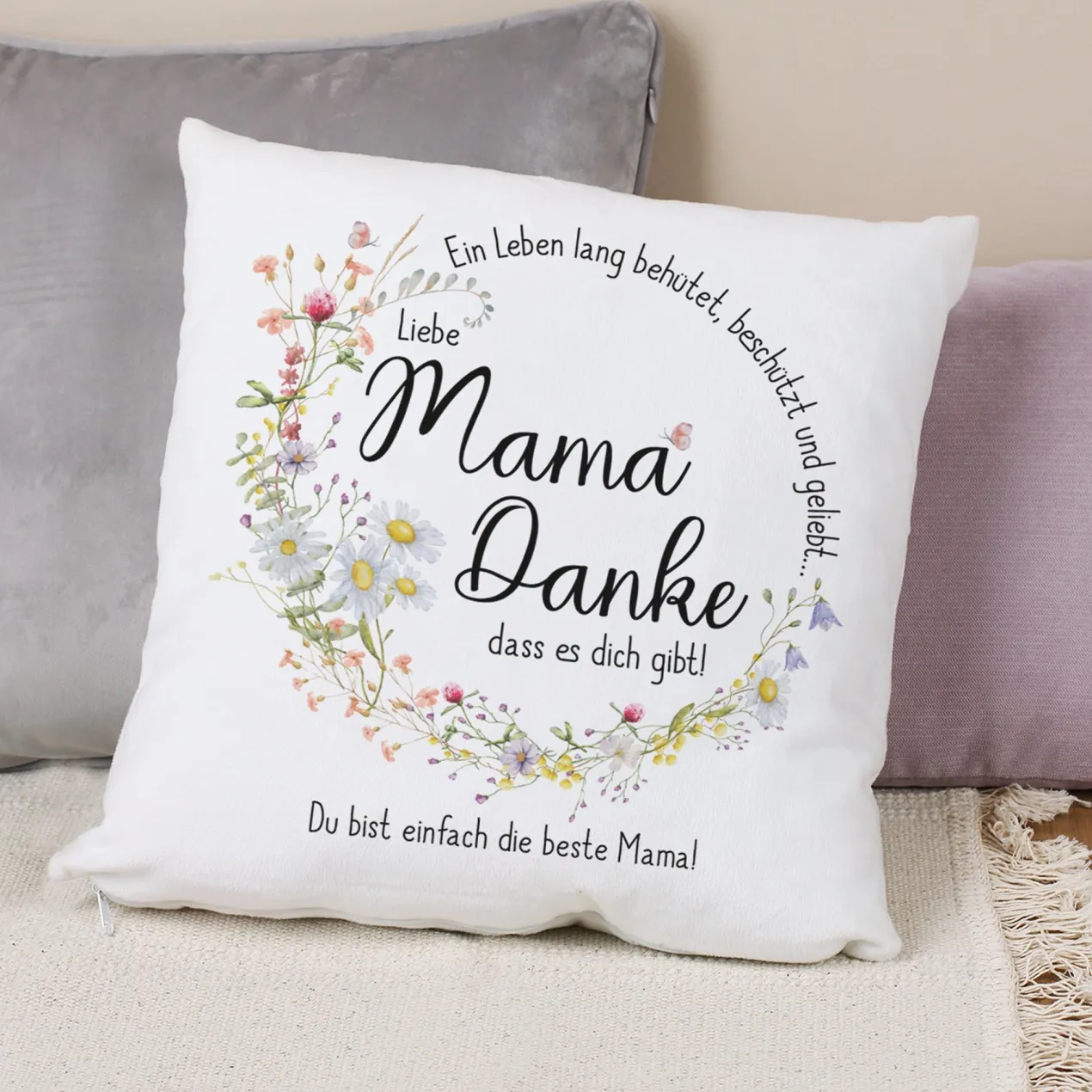 Flauschiges Kuschelkissen für Mama mit Wunschtext und Wiesenblumen Motiv