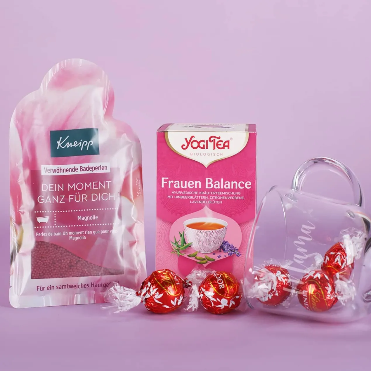 Floraler Geschenkkorb zum Muttertag oder Geburtstag mit verschiedenen Füllungen