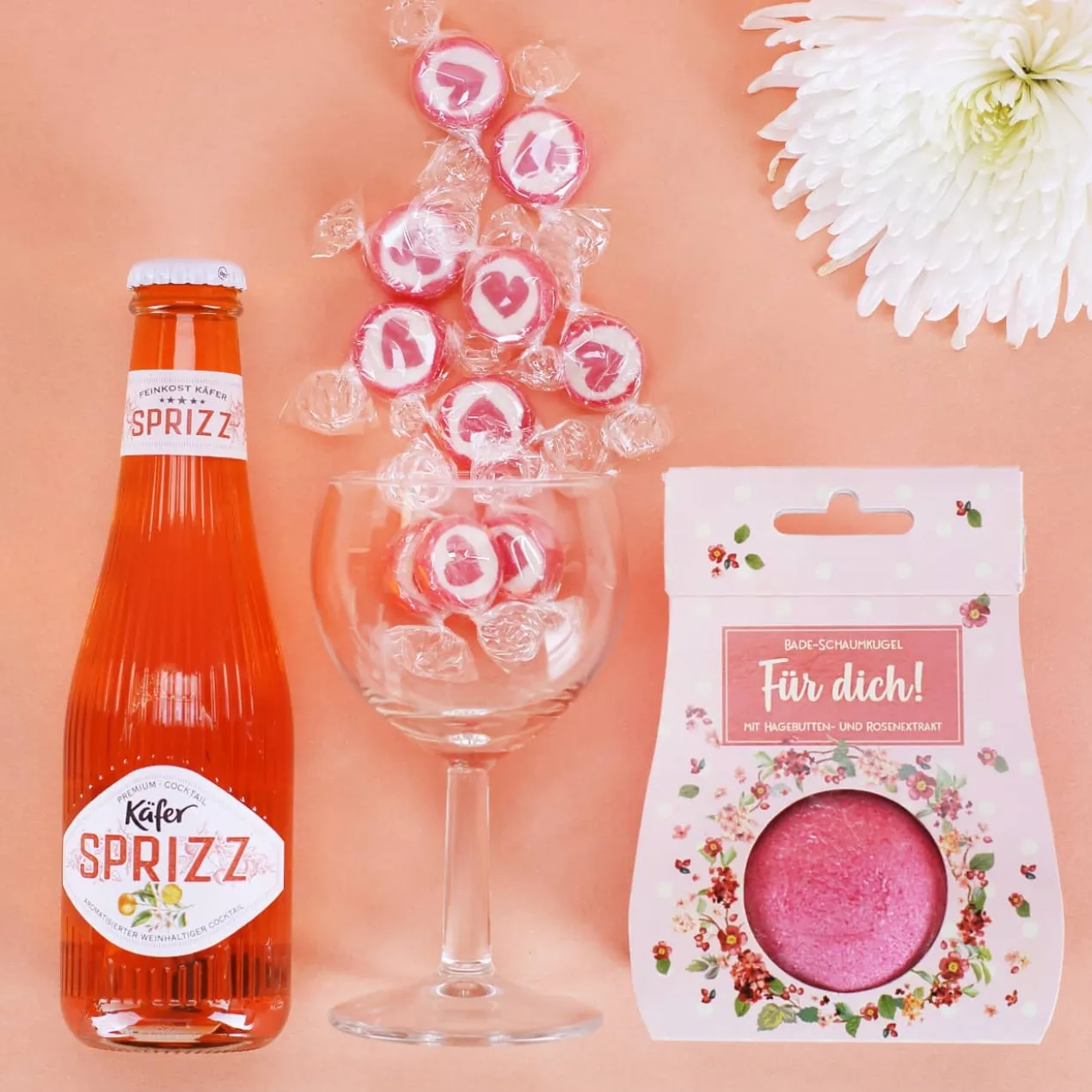 Floraler Geschenkkorb zum Muttertag oder Geburtstag mit verschiedenen Füllungen