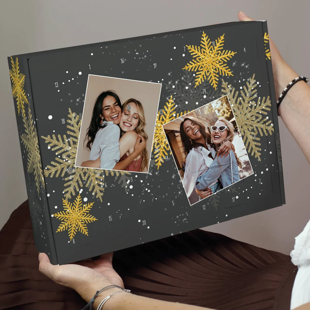 Foto Adventskalender mit gold-schwarzem Motiv