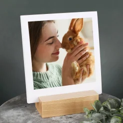Fotoaufsteller mit 13 Fotos im Polaroid Stil