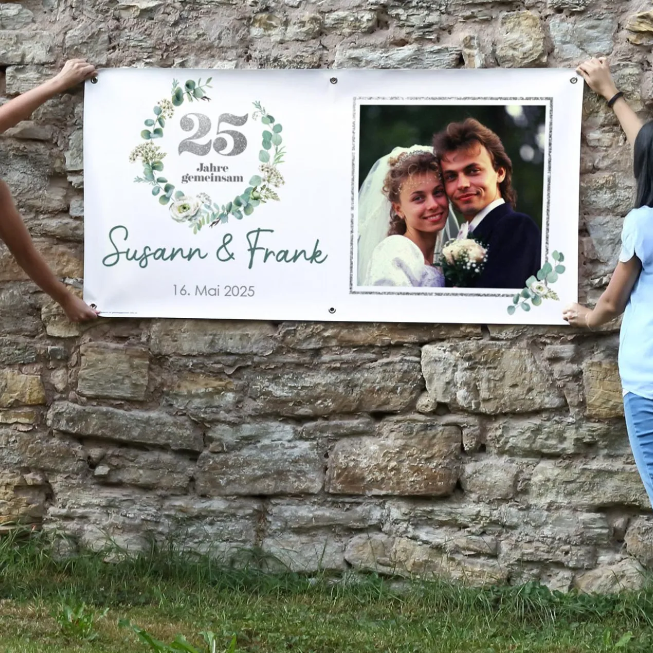 Foto-Banner zur Silberhochzeit mit Eukalyptuskranz, Namen & Datum