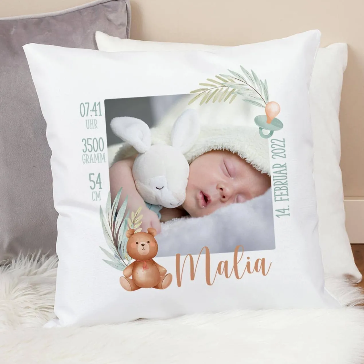 Fotokissen zur Geburt mit kleinem Watercolor-Teddybär
