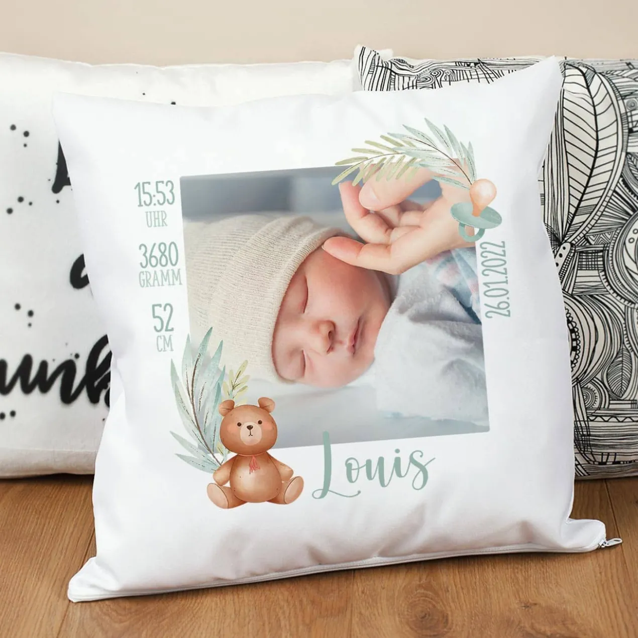 Fotokissen zur Geburt mit kleinem Watercolor-Teddybär