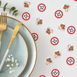 Fotokonfetti zum Geburtstag mit Verkehrszeichen und Ihrem Lieblingsbild