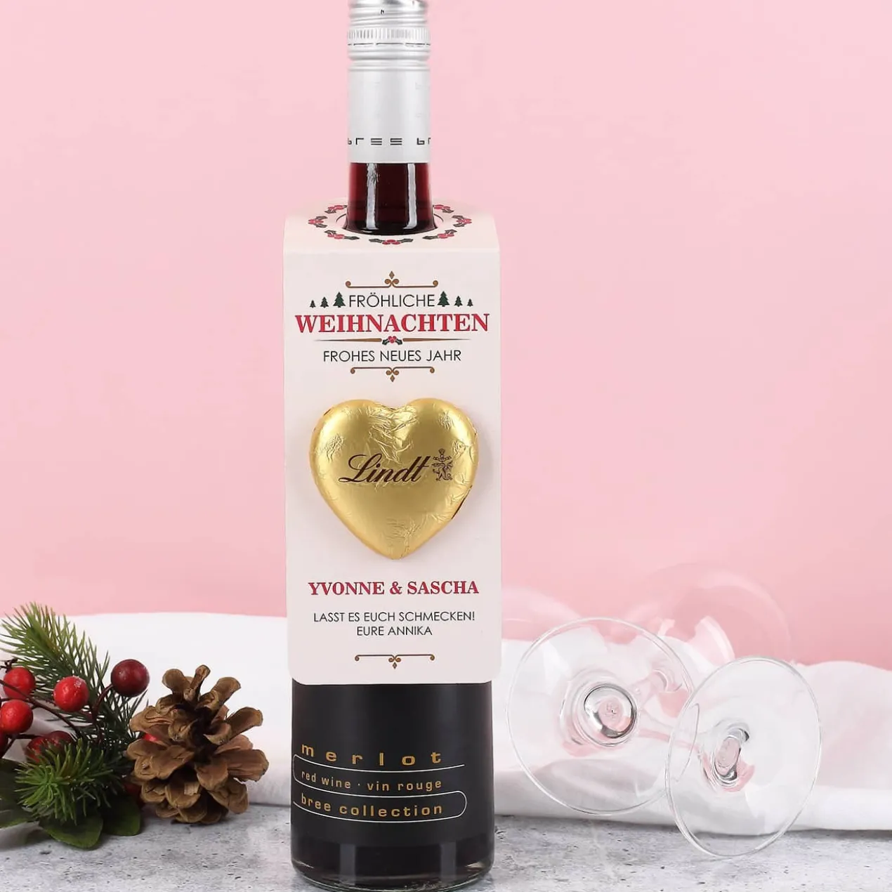 Fröhliche Weihnachten - Flaschenanhänger mit Lindt und Wunschname