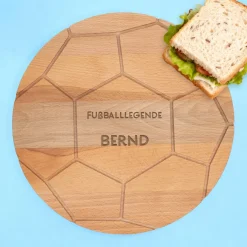 Frühstücksbrettchen aus Buchenholz im Fußballdesign mit Wunschtext personalisiert | Fußballgeschenk