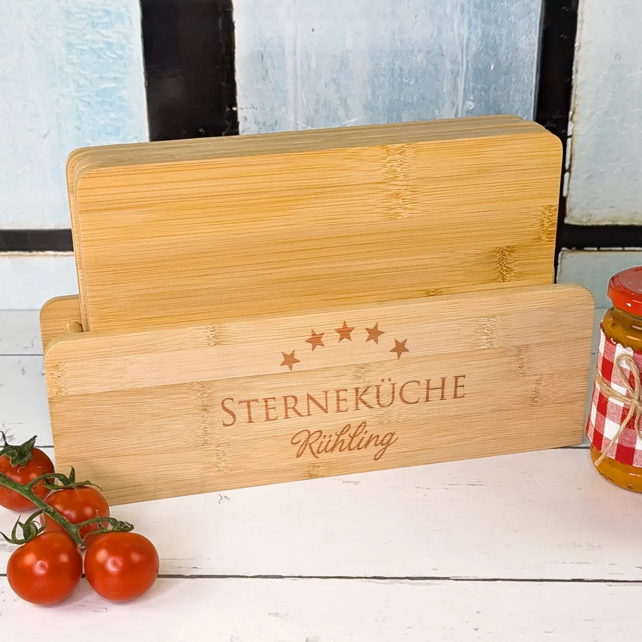 Frühstücksbrettchen-Set aus Bambus mit Ständer personalisiert mit Name | STERNEKÜCHE-Motiv