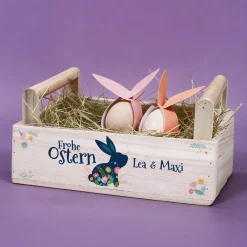 Frohe Ostern - Holzkiste mit Osterhase, Blüten und Name